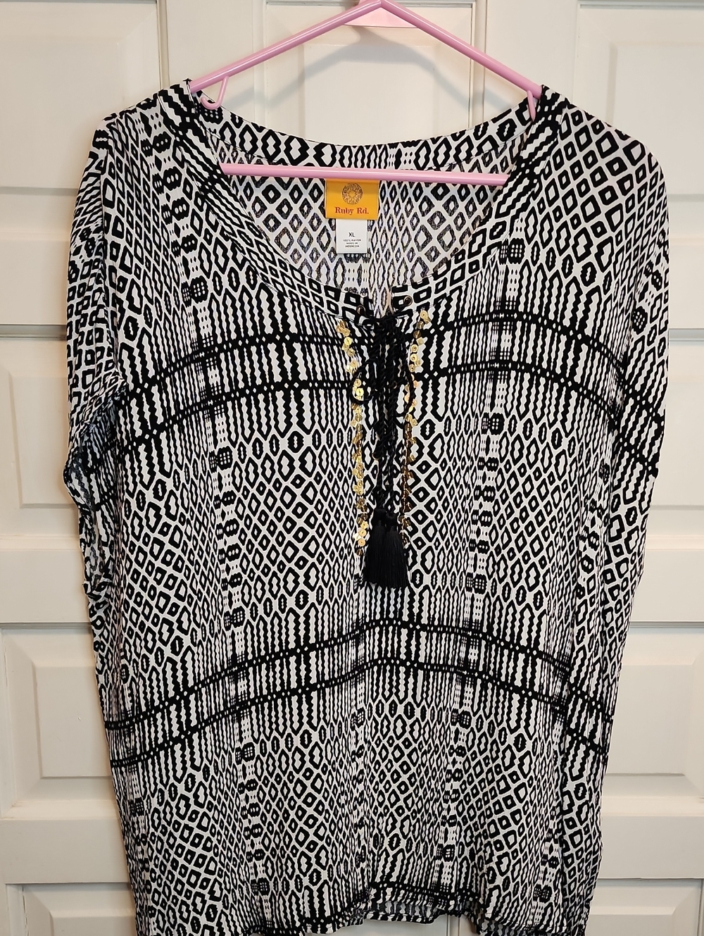 Ruby Rd Black & White Short Sleeve Geometric Tassel Peasant Top Krinkle Material